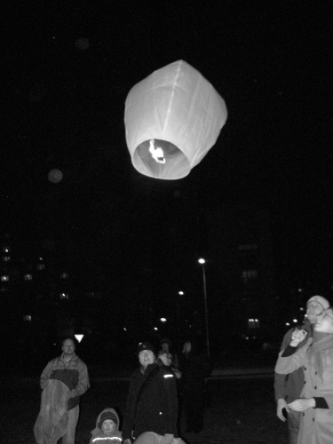 Lampiony štěstí v ProCit – vypouštění lampionů s přáním - 26. 11. 2011